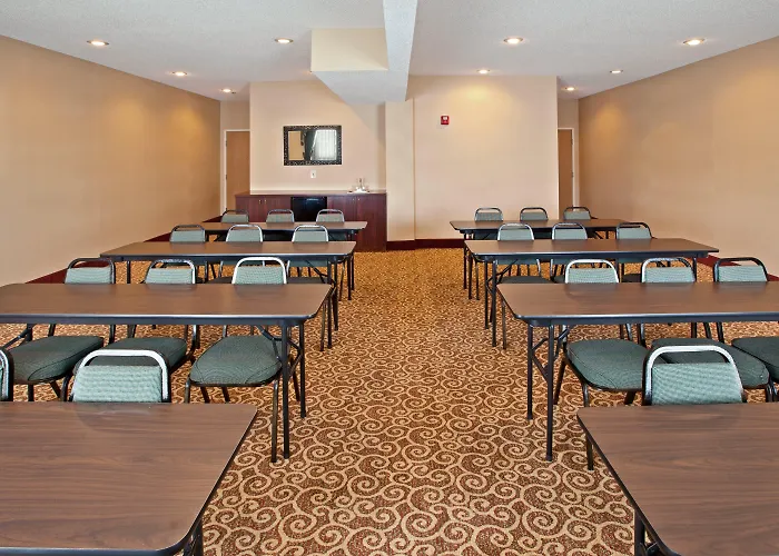 Holiday Inn Express Hotel & Suites Cincinnati-North/Sharonville