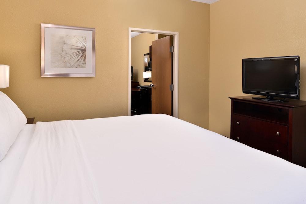 Express & Cincinnati-north/sharonville Hotel Sharonville