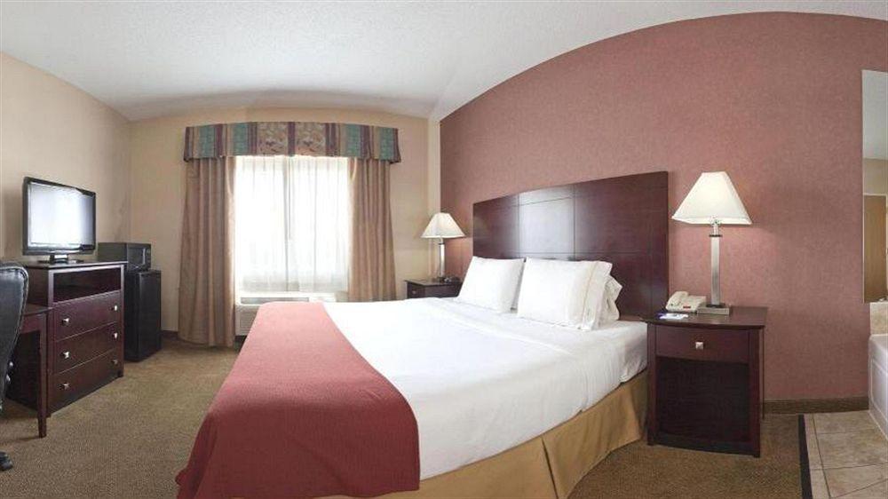 Hotel Express & Cincinnati-north/sharonville 3*
