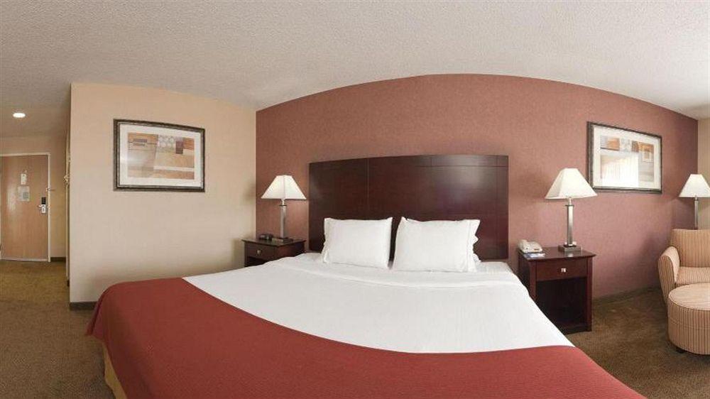 Express & Cincinnati-north/sharonville Hotel 3*
