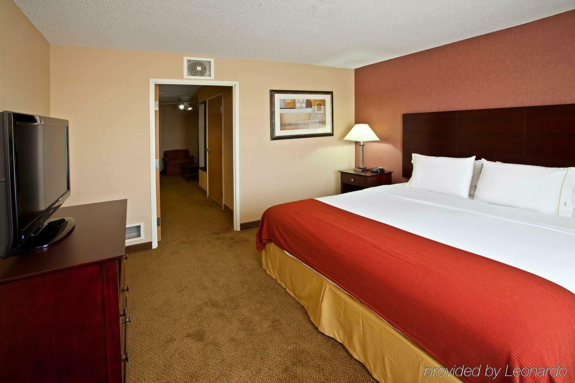 Hotel Express & Cincinnati-north/sharonville Sharonville